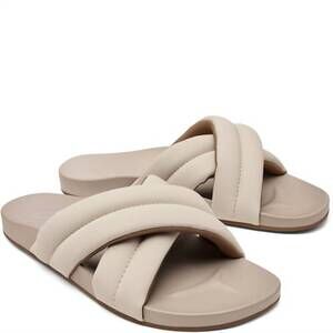 NEW OLUKAI women's hila puffy slide sandals in cloudy
